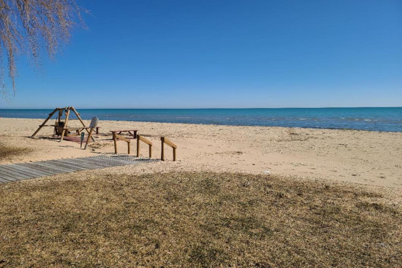 Sunrise Beach Oscoda @ Surfside 外观 照片